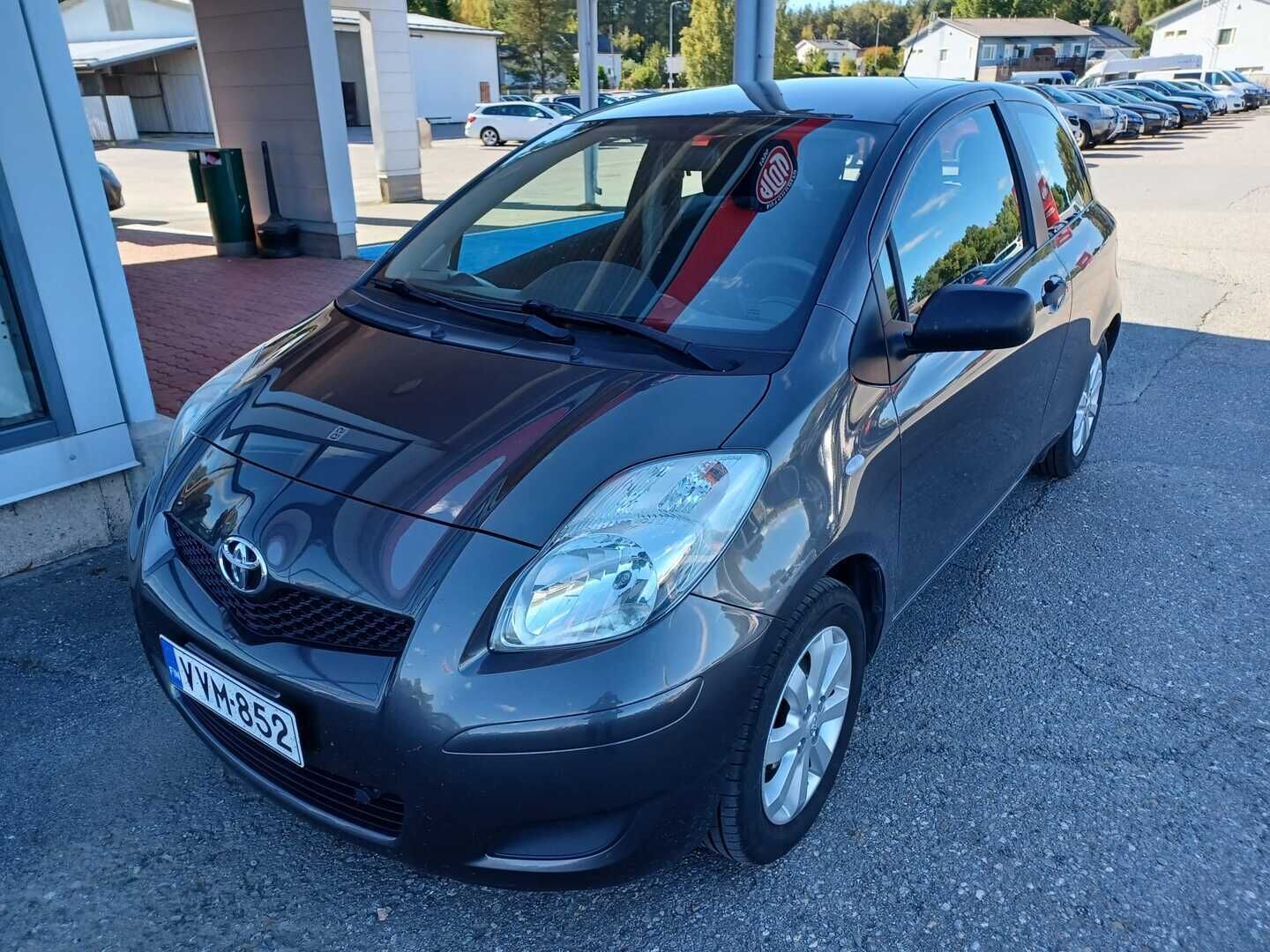 Toyota Yaris 1,0 VVT-i Linea Terra 3ov 2010, kuva 1/3