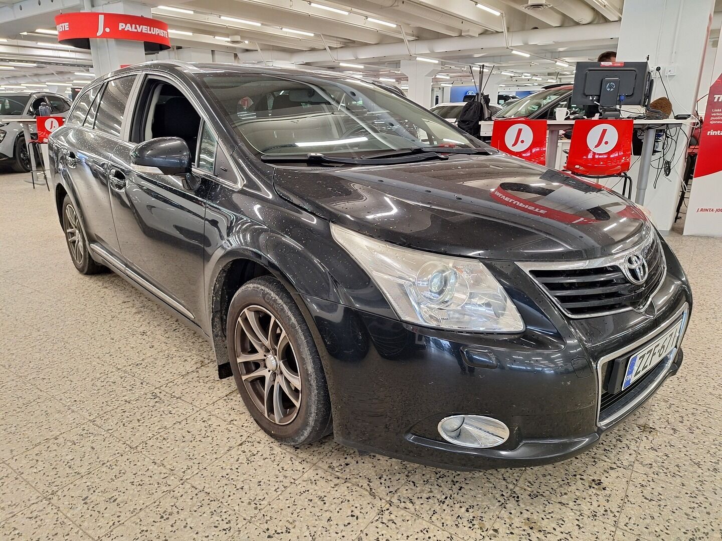 Toyota Avensis 2011, kuva 1/7